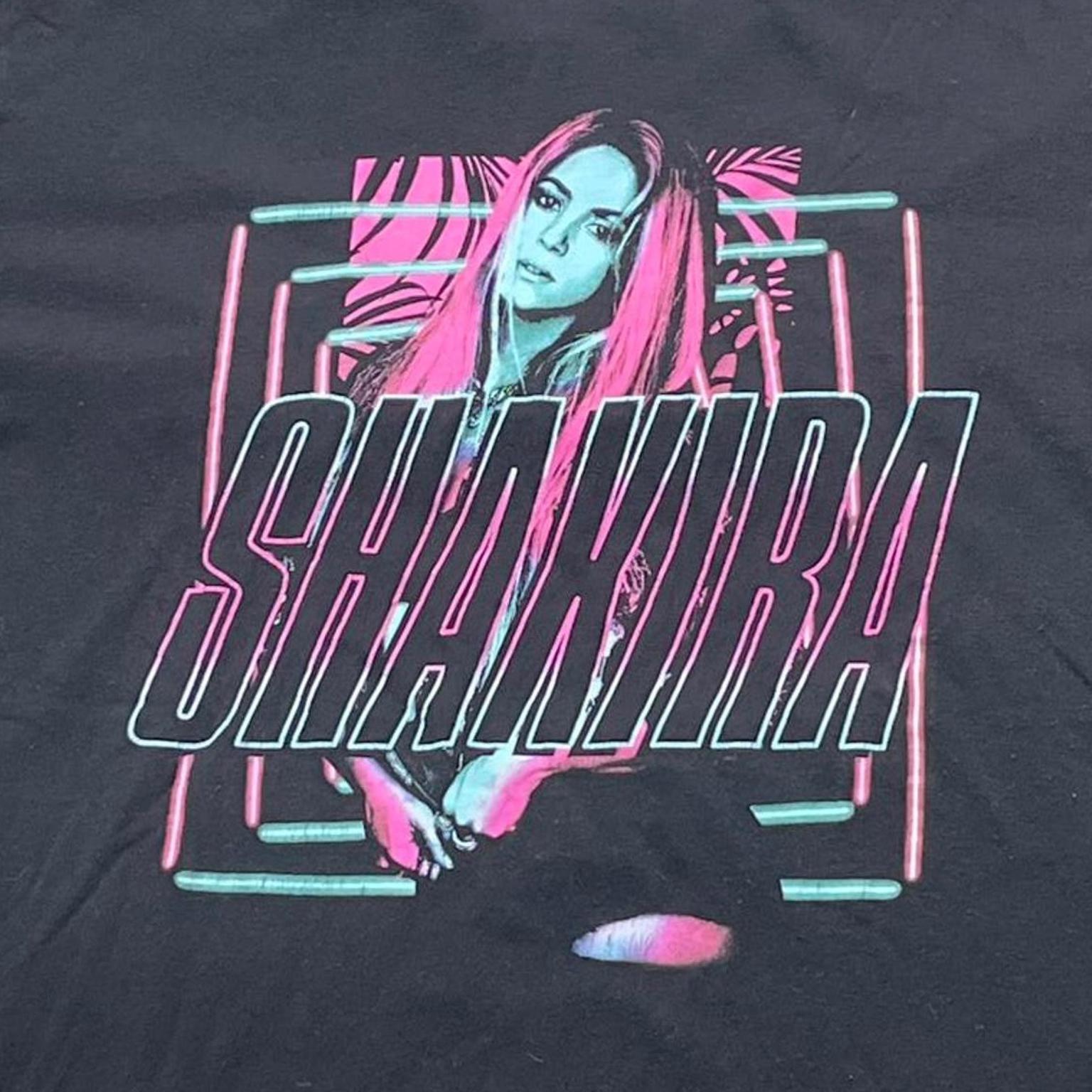 Shakira Preowned 2xl TShirt